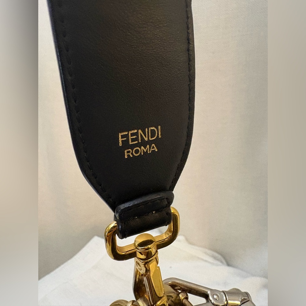 Fendi Kan I F Clear FF Glass Shoulder Bag – NFL Game Day Glam – Authenticated - Picture 15 of 16